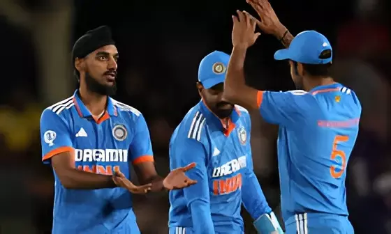 India vs South Africa 3rd ODI: Arshdeep Sparks Early Breakthrough as Harshit Rana Endures Tough Luck