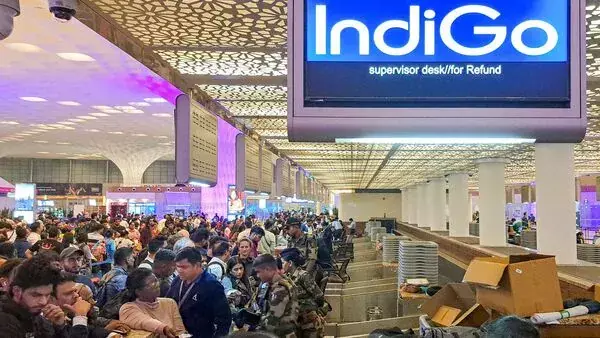 IndiGo Crisis Escalates: 586,000 Cancellations, 569.65 Crore Rupees Refunds & Baggage Mess Leave Passengers Frustrated