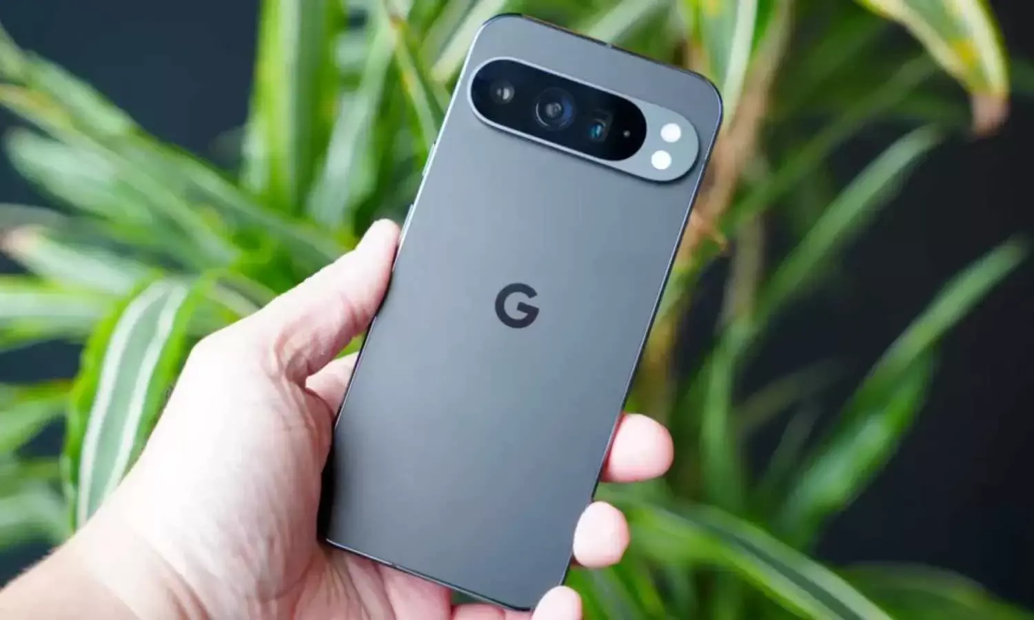 Best Smartphones Below Rs 1 Lakh This December: Full Specs & Price Guide