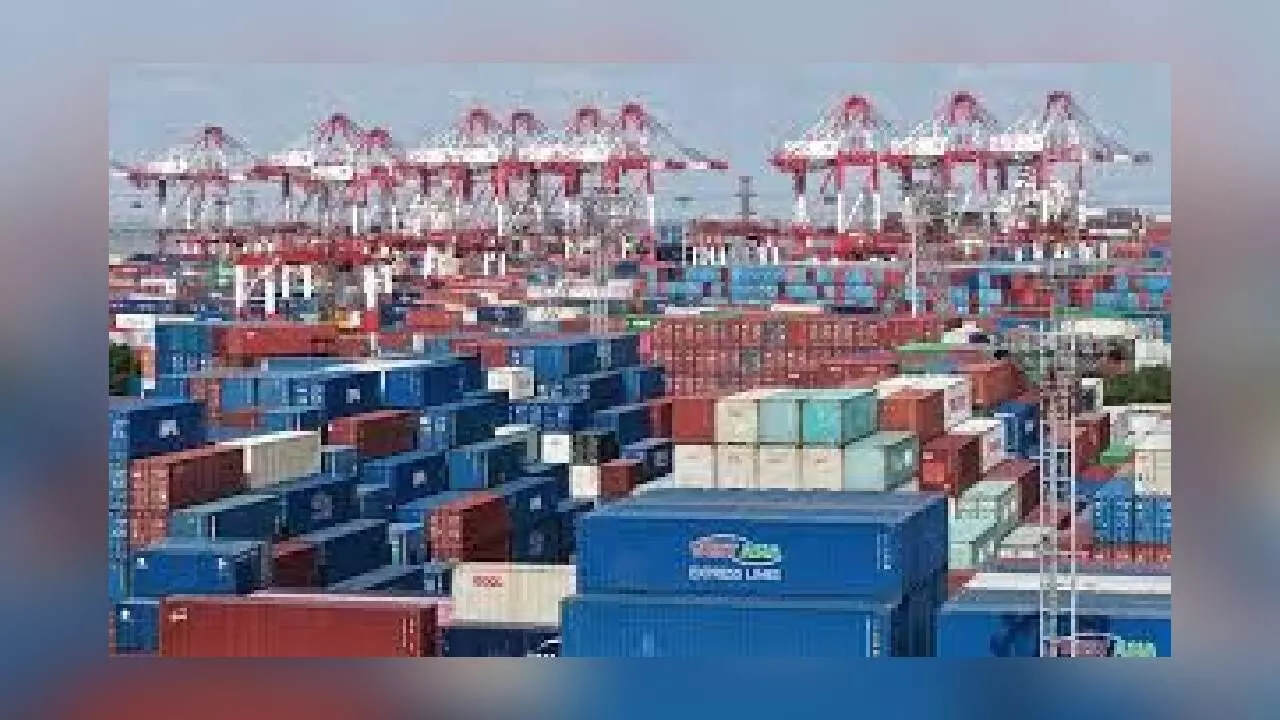 Chinas trade surplus tops $1 trn as exports surge while imports lag behind