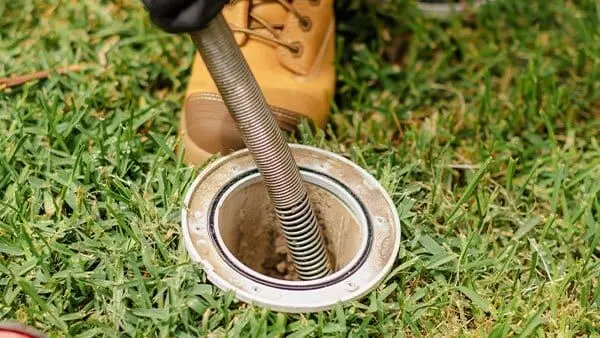 How Experienced Plumbers Safely Unclog Stubborn Drains How Experienced Plumbers Safely Unclog Stubborn Drains