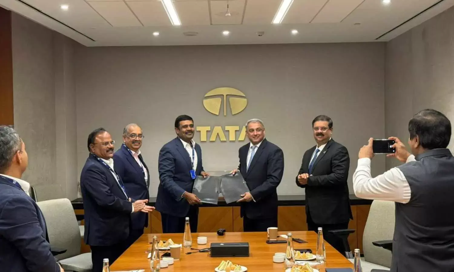 B. Prabhakaran steers Lloyds Metals into Strategic Partnership