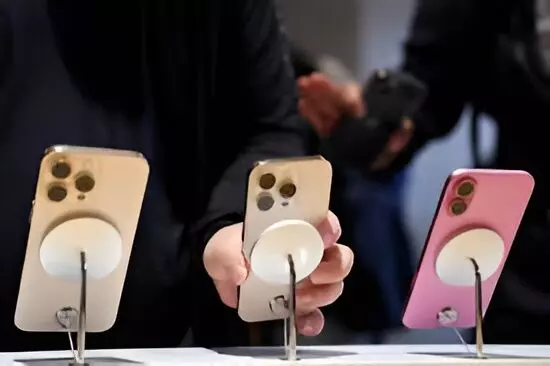 iPhone 16 Remains World’s Best-Selling Smartphone; No Samsung Flagship or Pixel in Top 10 iPhone 16 Remains World’s Best-Selling Smartphone; No Samsung Flagship or Pixel in Top 10