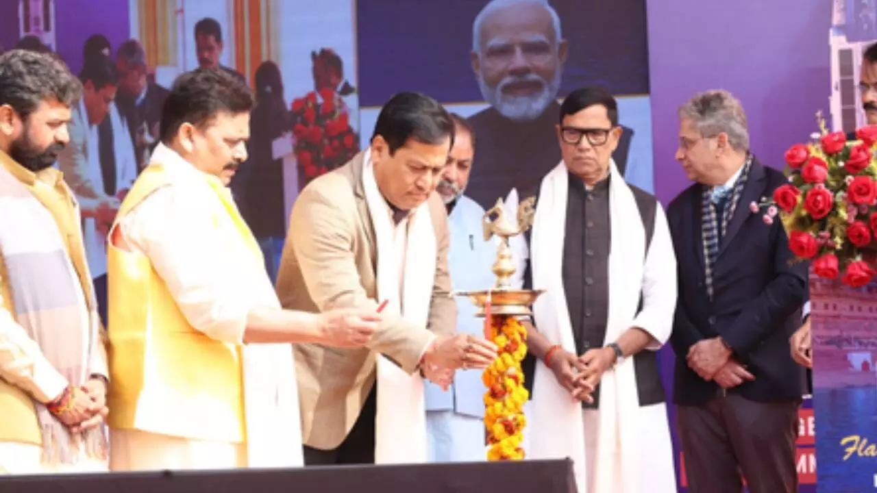 Hydrogen fuel cell vessel begins service in Varanasi Hydrogen fuel cell vessel begins service in Varanasi