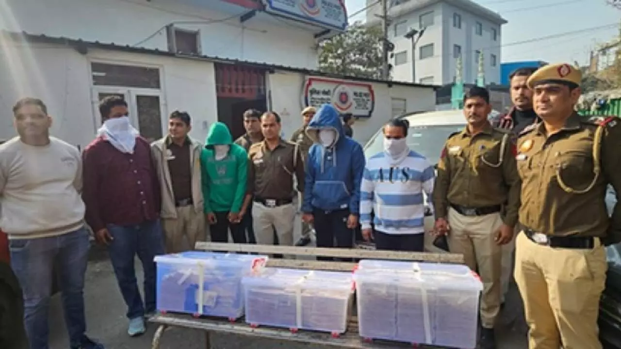 Demonetised currency racket busted Demonetised currency racket busted