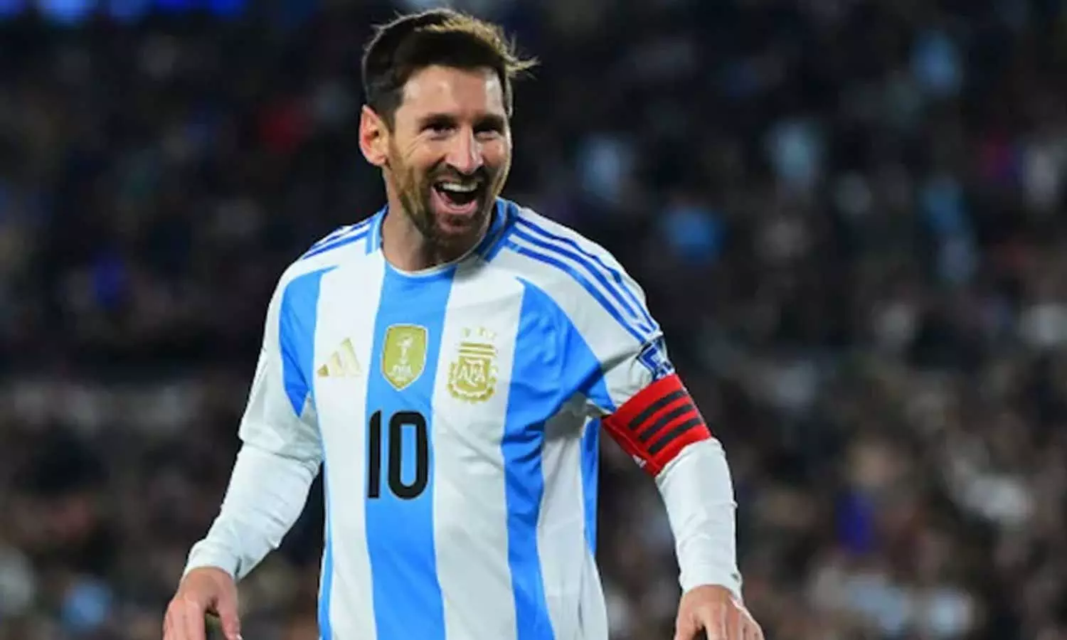 Lionel Messi Arrives in Kolkata, GOAT India Tour 2025 Kicks Off to Massive Fanfare Lionel Messi Arrives in Kolkata, GOAT India Tour 2025 Kicks Off to Massive Fanfare