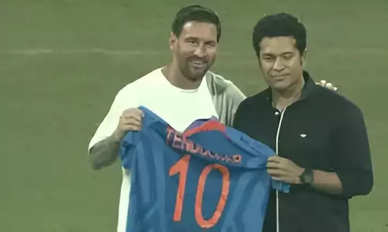 Lionel Messi GOAT India Tour Live: Sachin Tendulkar Presents Team India Jersey as Mumbai Welcomes Football Icon