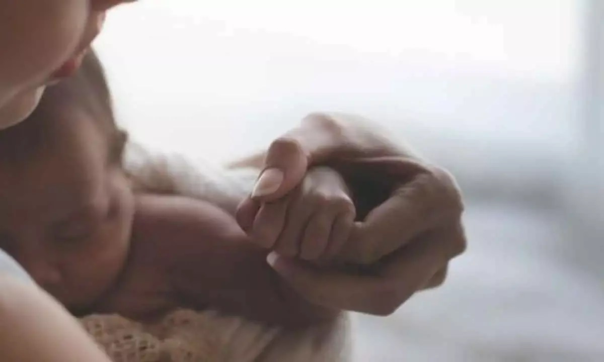 Doctors urge families to stop age-based pressure on women to have children