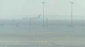 Delhi Air Quality Crisis Worsens, Dense Fog Disrupts Flights Across North India Delhi Air Quality Crisis Worsens, Dense Fog Disrupts Flights Across North India