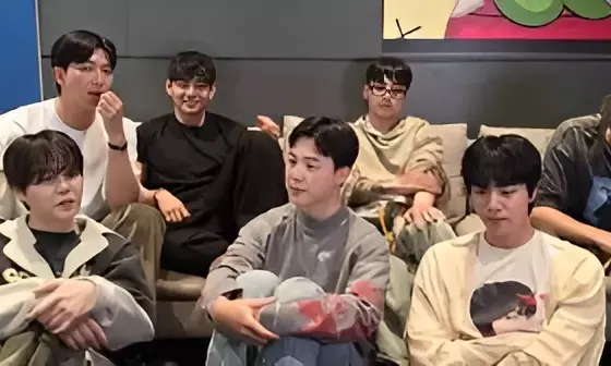 BTS Reunites Live on Weverse: OT7 Goes Live From Jimin’s Account, Fans Celebrate Emotional Homecoming