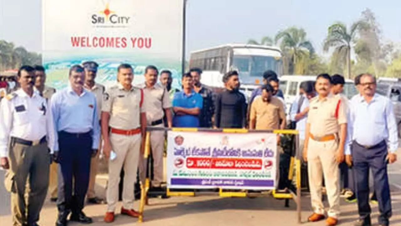 Sri City police launch ‘No Helmet – No Entry’ rule Sri City police launch ‘No Helmet – No Entry’ rule