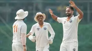 IPL Auction LIVE: Auqib Nabi Dar and Prashant Veer Steal the Spotlight as Biggest Indian Buys IPL Auction LIVE: Auqib Nabi Dar and Prashant Veer Steal the Spotlight as Biggest Indian Buys