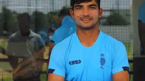 Akshat Raghuwanshi Sold to Lucknow Super Giants for ₹2.2 Crore at IPL 2026 Auction Akshat Raghuwanshi Sold to Lucknow Super Giants for ₹2.2 Crore at IPL 2026 Auction
