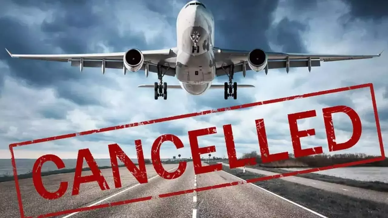 Low visibility at Delhi airport: 126 flights cancelled Low visibility at Delhi airport: 126 flights cancelled