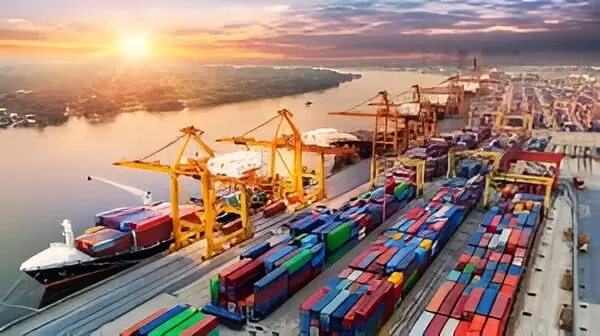 India’s Goods Exports Seen Contracting 1% in FY26; Services Exports Remain Resilient but Growth Slows India’s Goods Exports Seen Contracting 1% in FY26; Services Exports Remain Resilient but Growth Slows