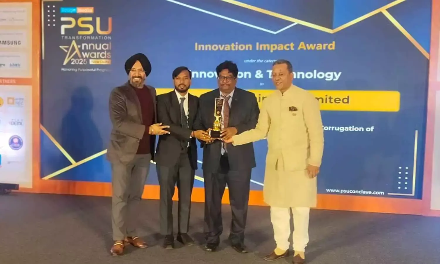 Focus on timely delivery, VPA top brass tells HSL management