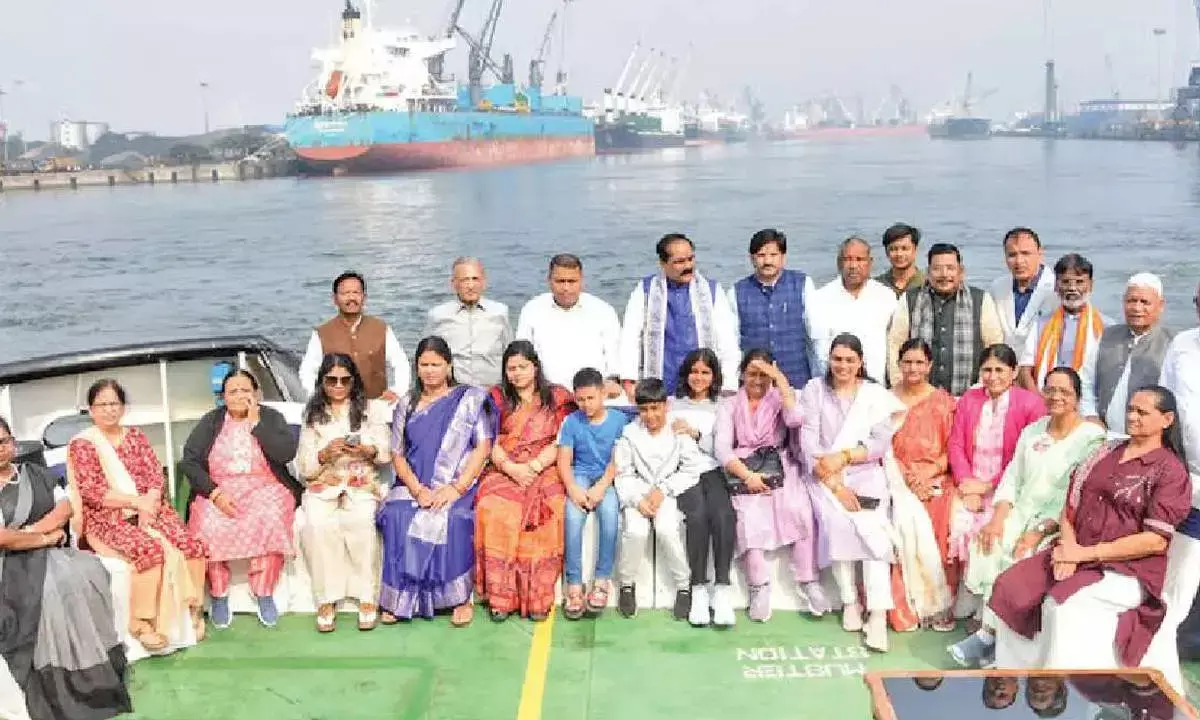 Parliamentary panel on Railways visits VPA