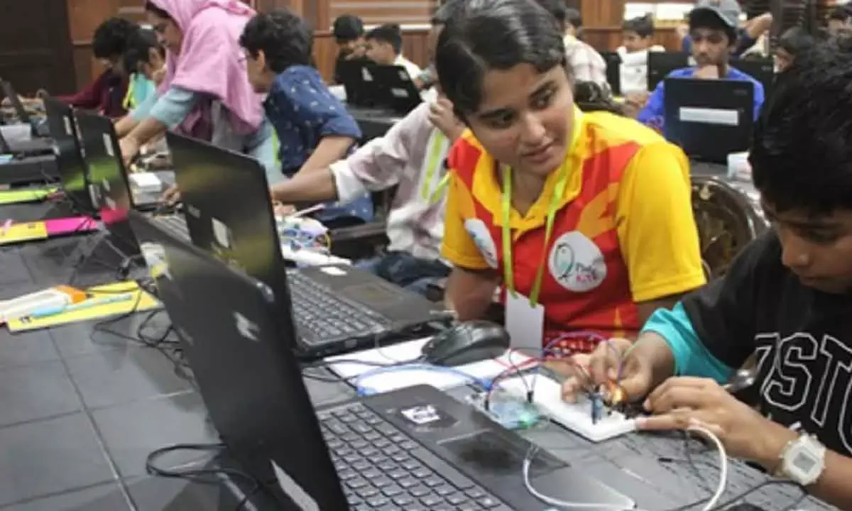 Keralas 4.5 lakh Class 10 pupils plug into future with robotics