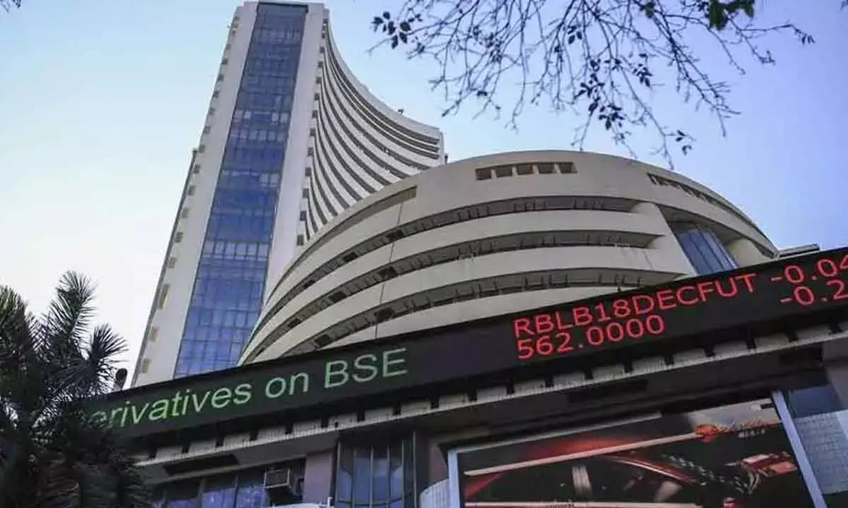 Market hovering in indecisive mode