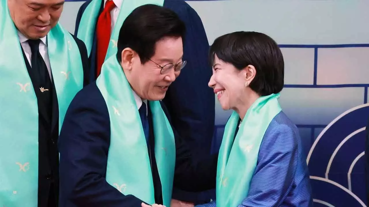 Japan-South Korea summit to discuss economy and regional challenges Japan-South Korea summit to discuss economy and regional challenges