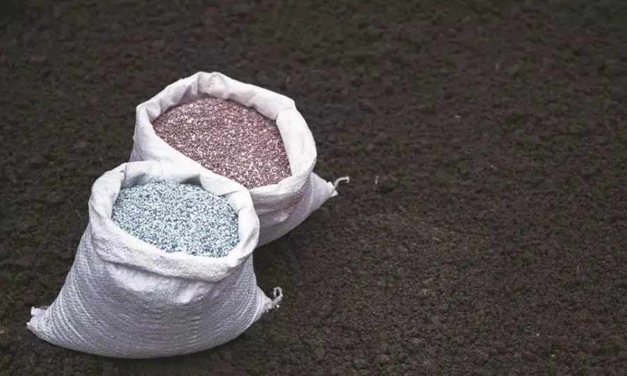 Indias fertilizer imports jump as domestic production falters