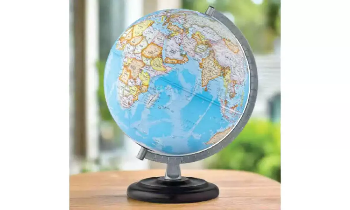 US futures sink after Trump warns of higher tariffs for 8 countries