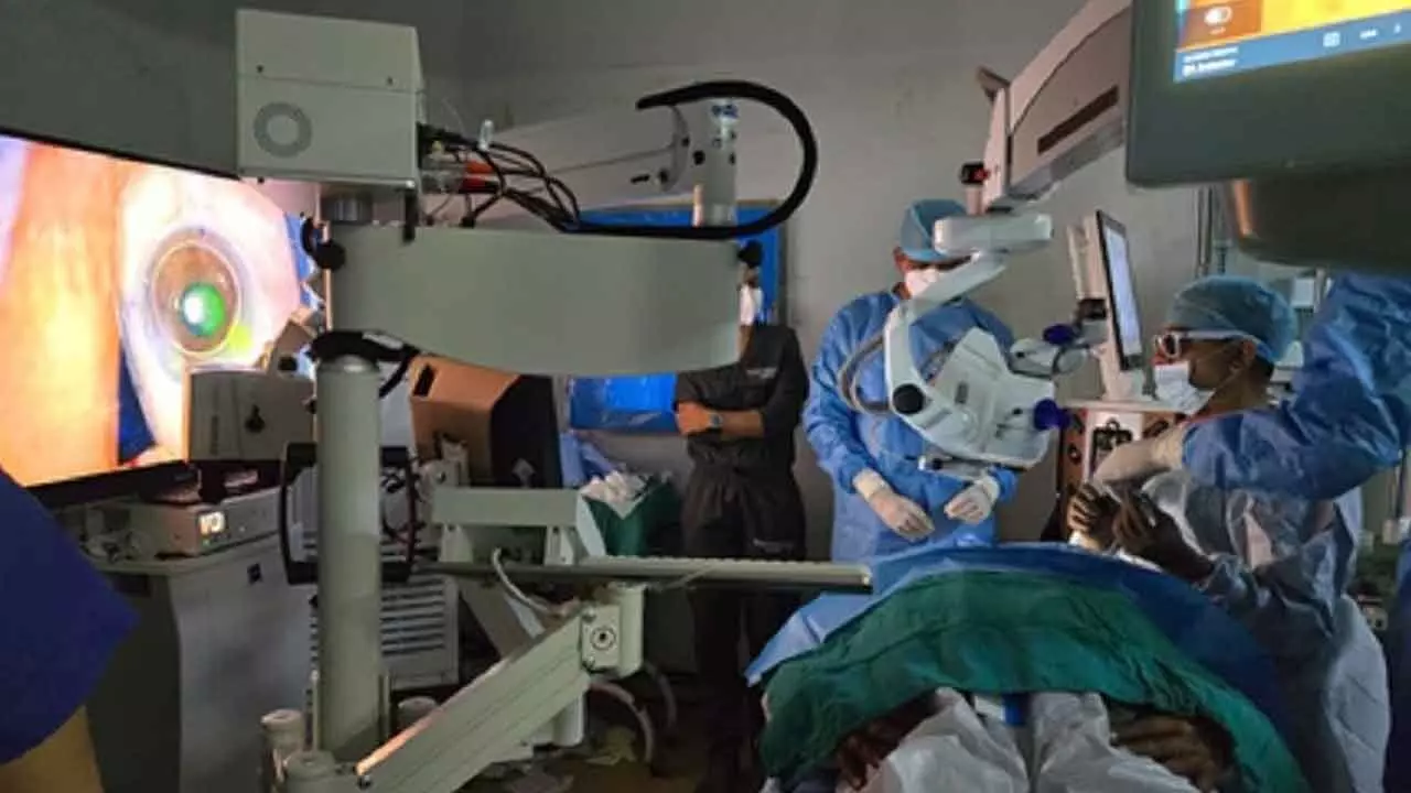 Chinese researchers develop eye surgery robot