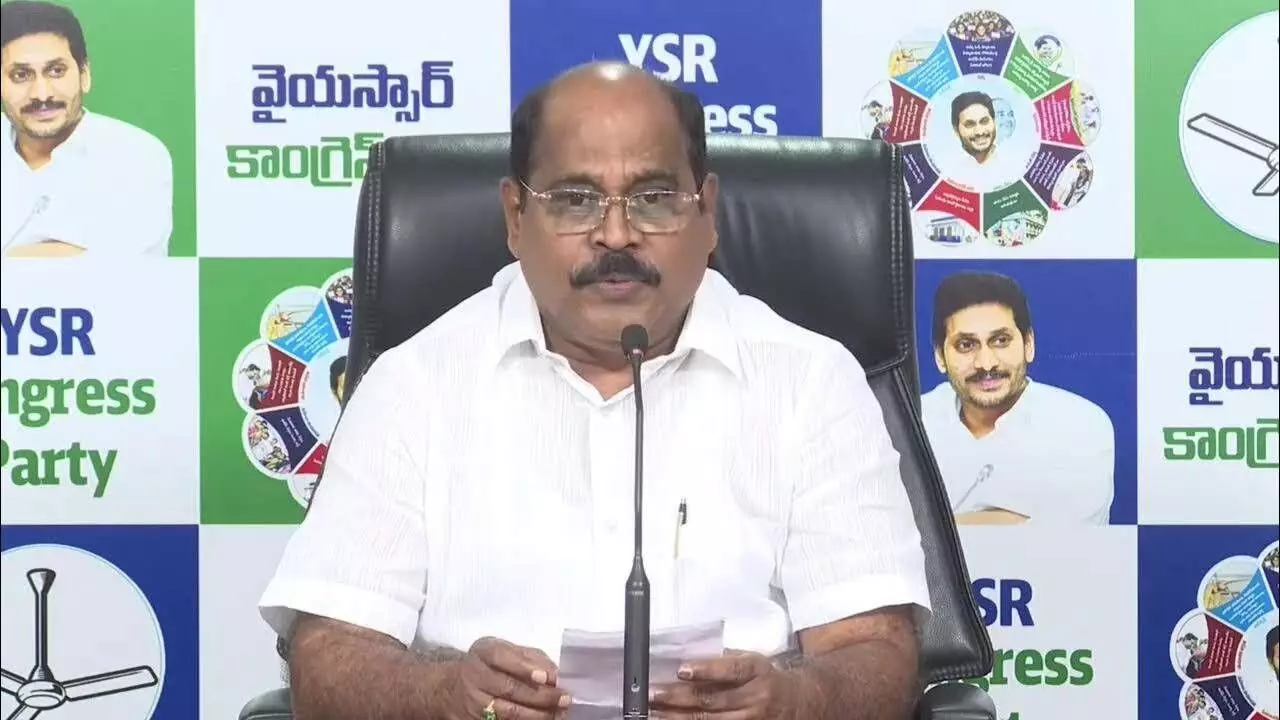 YSRCP seeks probe into SEs death at official meeting