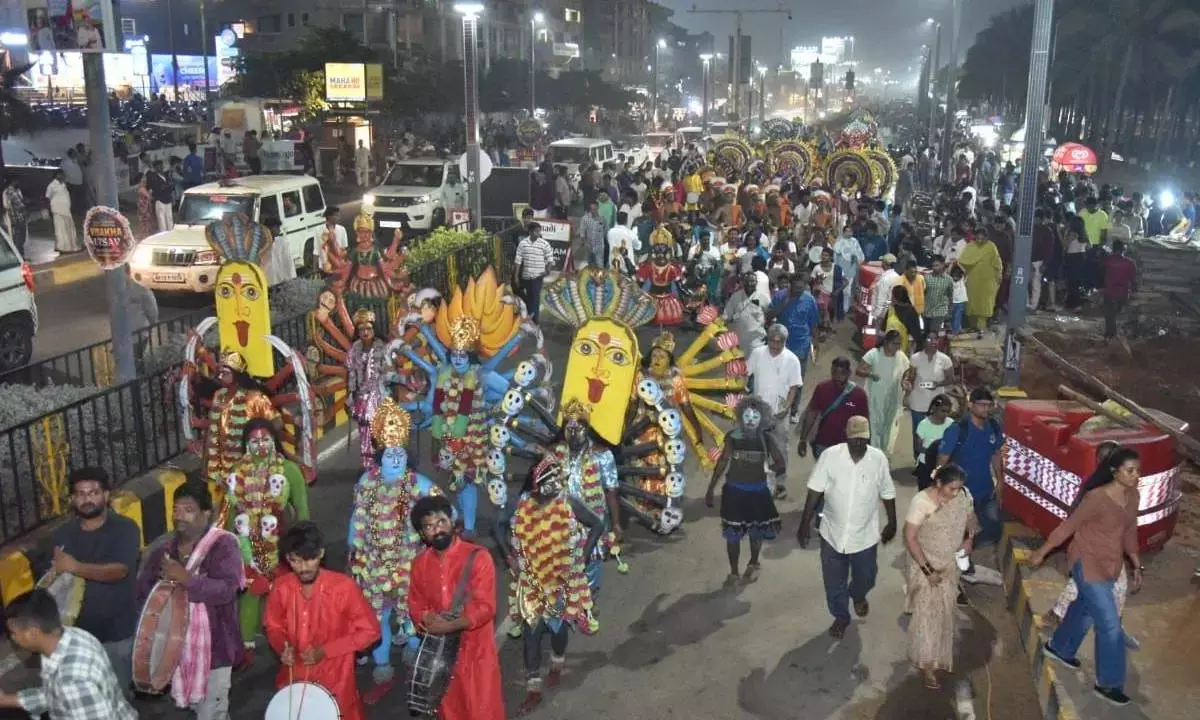 Visakha Utsav attracts thousands