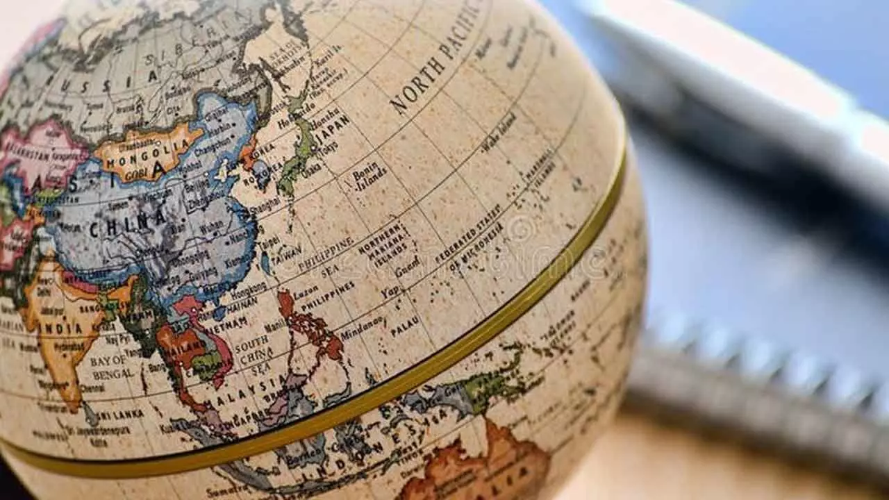 Global shares mostly dip as yen rises against US dollar Global shares mostly dip as yen rises against US dollar