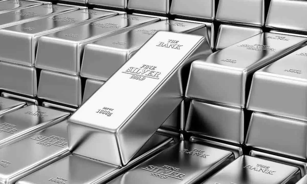 Silver breaches Rs 4 L/kg mark