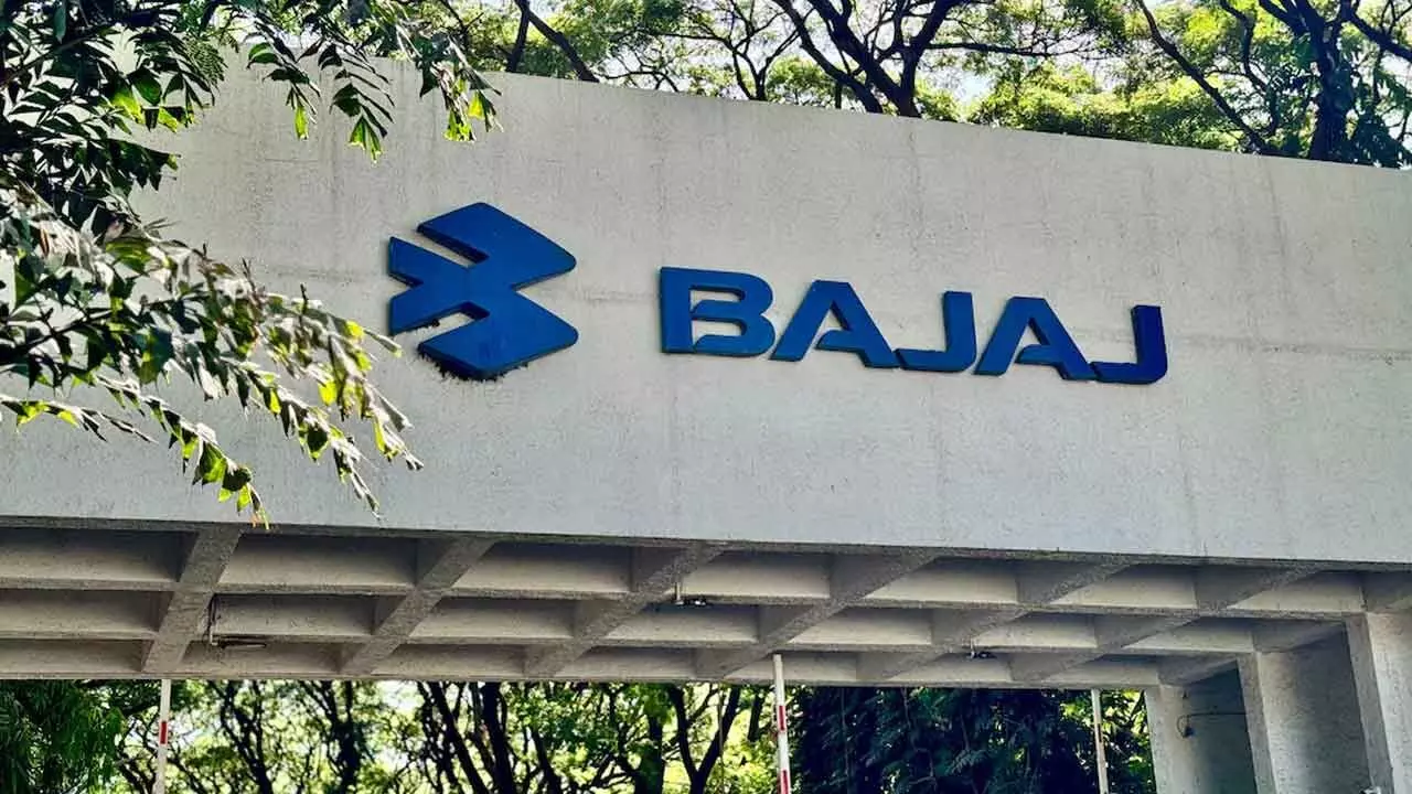 Bajaj Auto net up 10% at Rs 2,750 cr Bajaj Auto net up 10% at Rs 2,750 cr