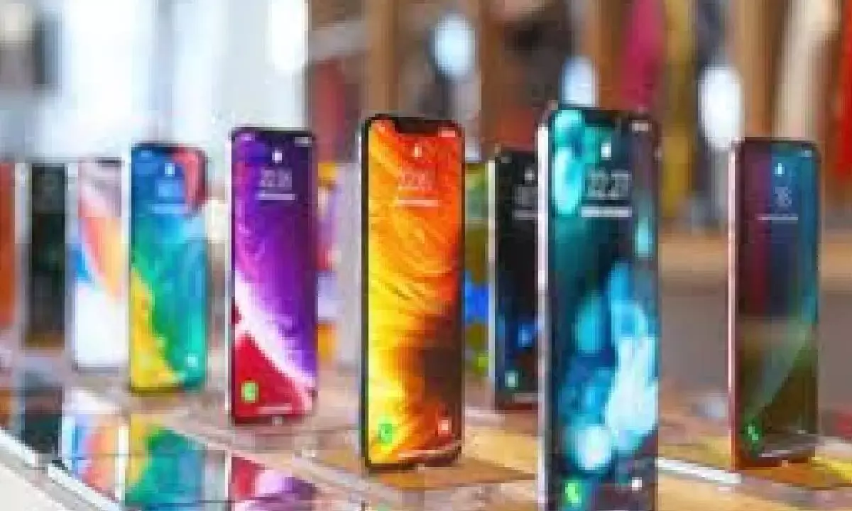 Indias smartphone market posts 8% growth last year