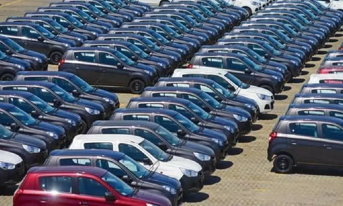 Passenger vehicle dispatches in fast lane in Jan, says SIAM