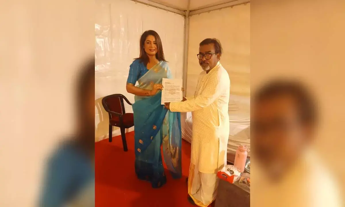 BBMF Founder and Linguistic Advisor Meets Singer Iman Chakraborty at Saras Aajeevika Mela 2026, U.S. Nagar Carnival