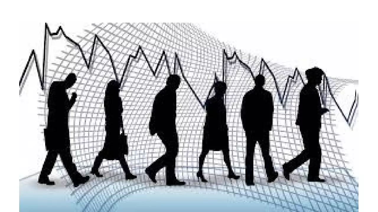 India’s unemployment rises to 5% in Jan, says survey India’s unemployment rises to 5% in Jan, says survey