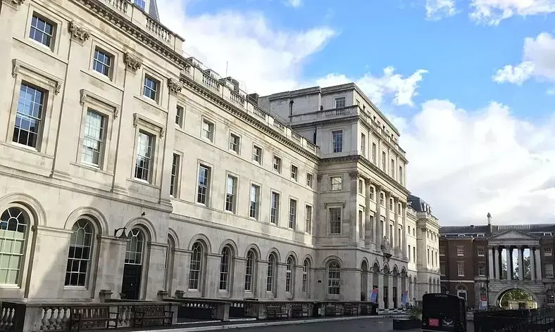 What International Students Should Expect When They Study Abroad in Kings College London