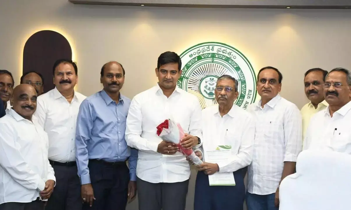 AP Chambers discusses MSME issues with minister