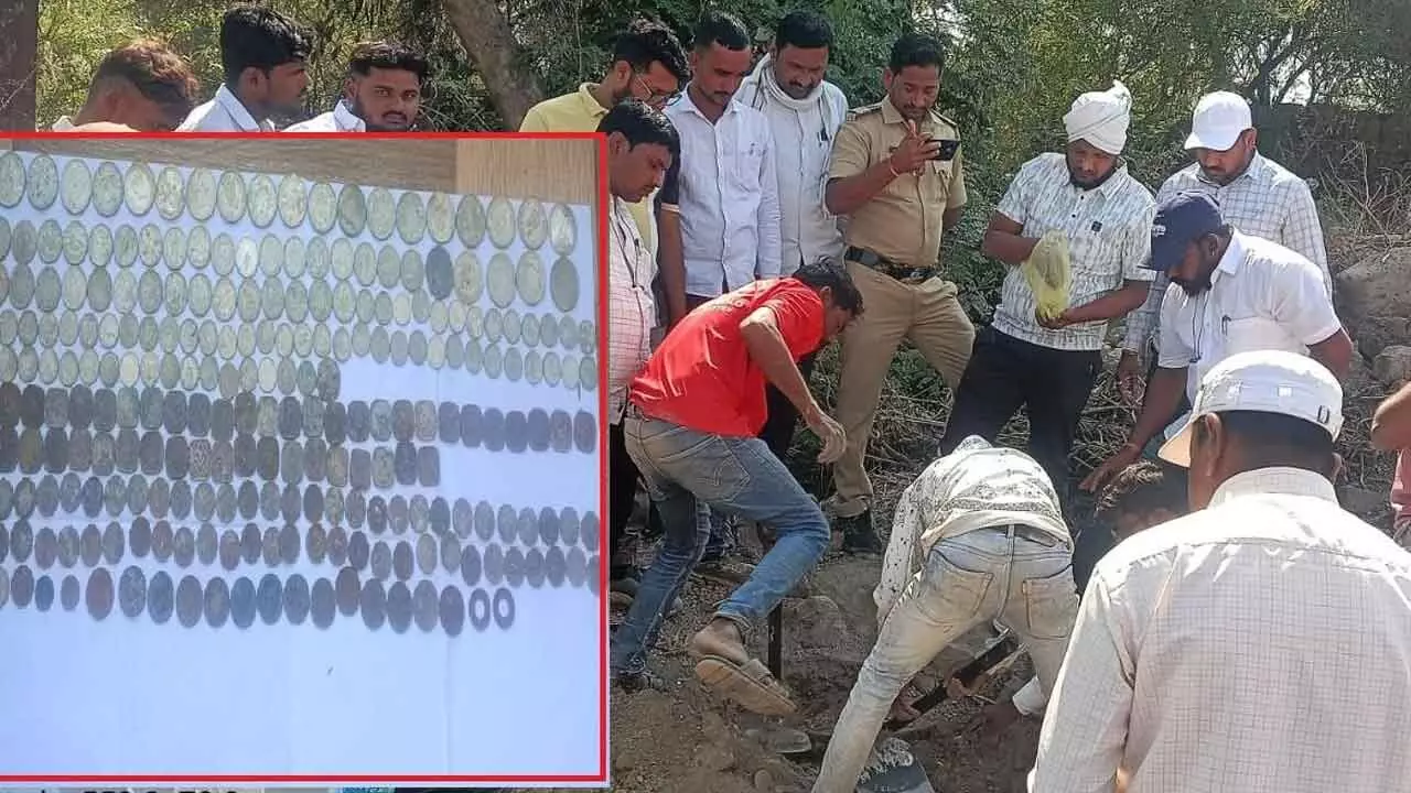 250 British-era coins unearthed in Beed dist 250 British-era coins unearthed in Beed dist