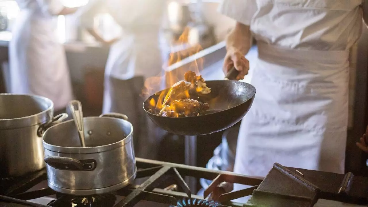 LPG supply crunch threatens closure of hotels, eateries across multiple states