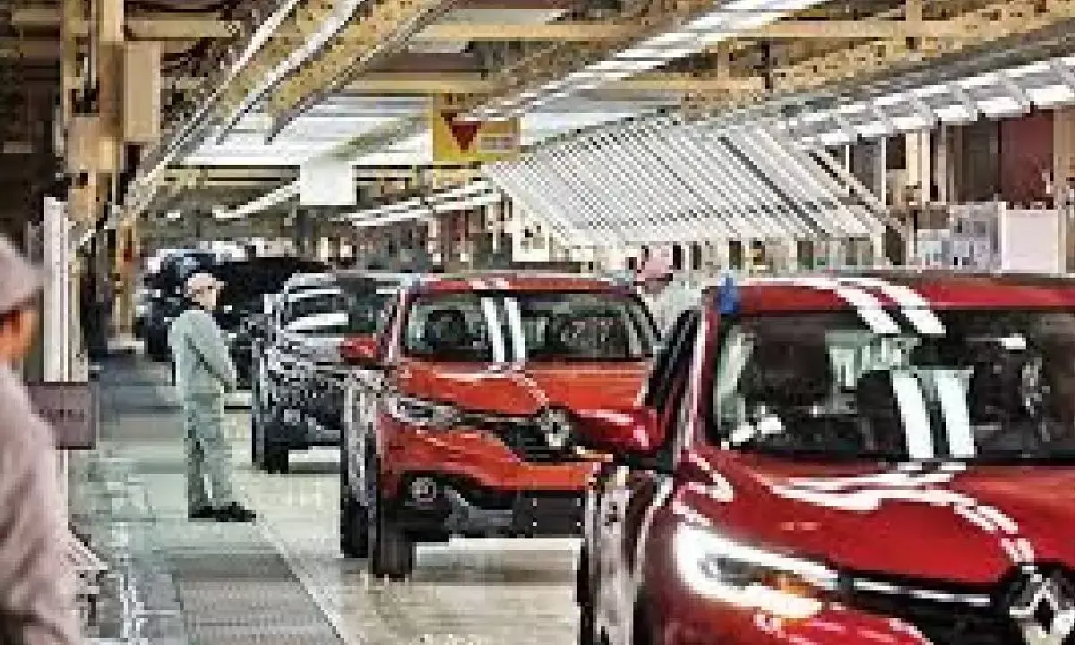 Auto sales in China drop by 34.2% due to weak demand