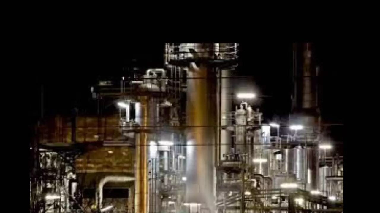 Shortage of industrial gas hits operations at steel plants