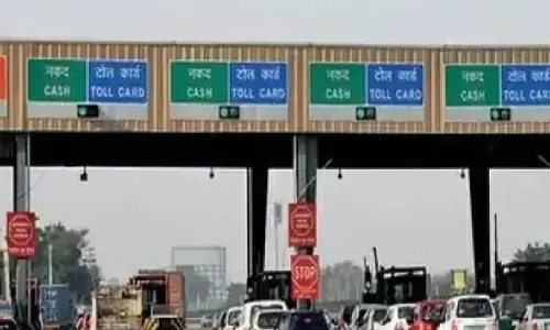 FASTag annual pass fee revised toRs 3,075 from April 1 FASTag annual pass fee revised toRs 3,075 from April 1