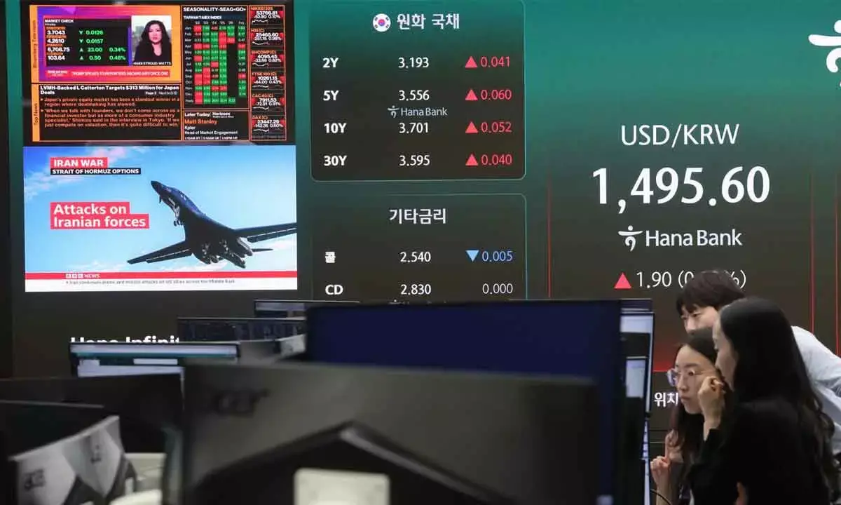 Korean currency slips past 1,500 won per dollar for first time in 17 years