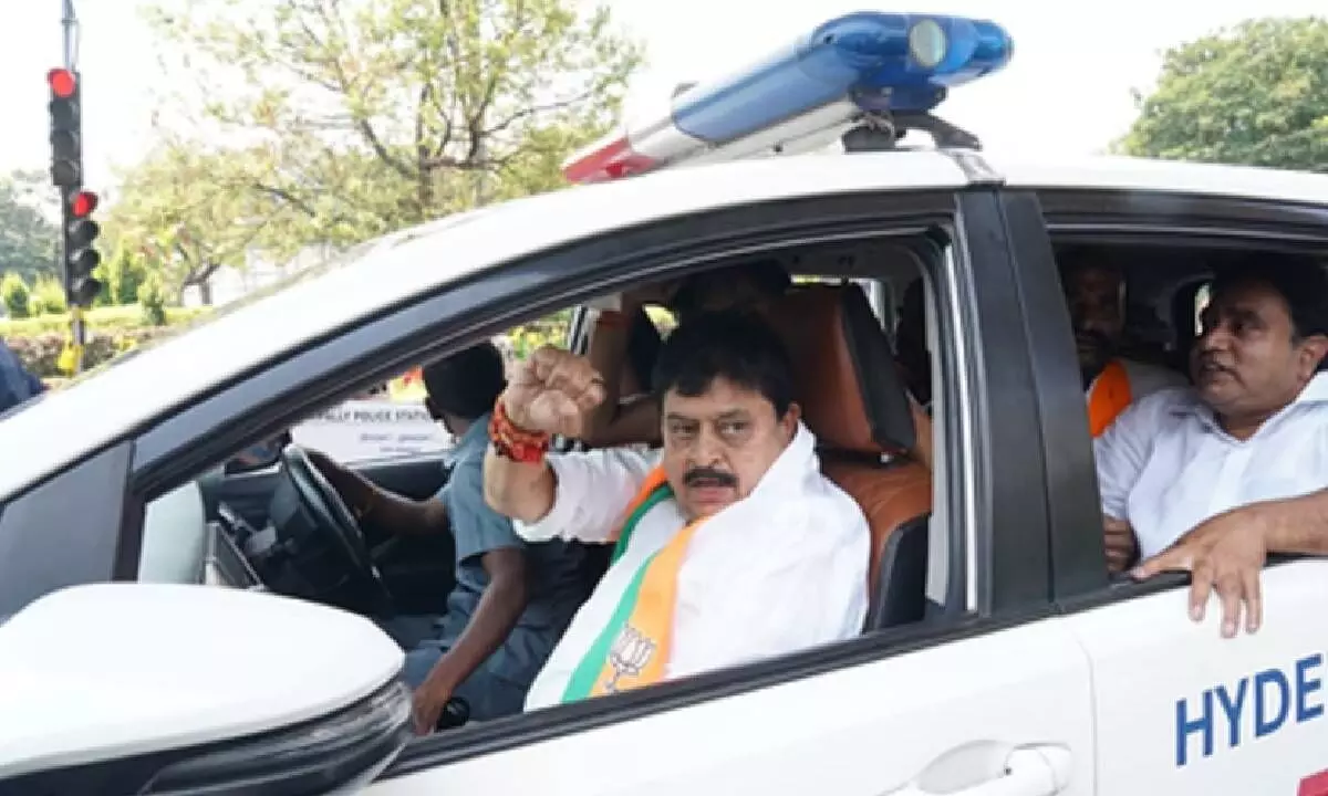 Telangana BJP chief detained as police foil protest at Assembly