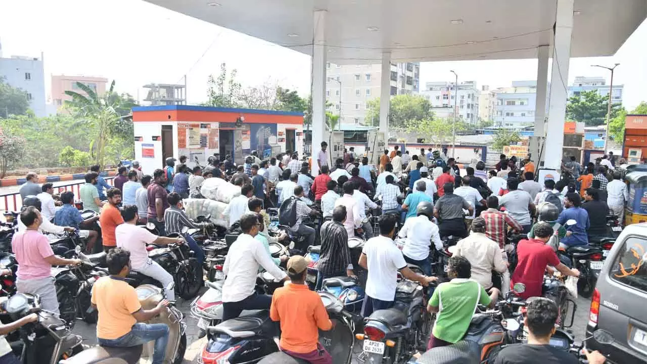 No fuel shortage, say oil PSUs; warn against panic buying