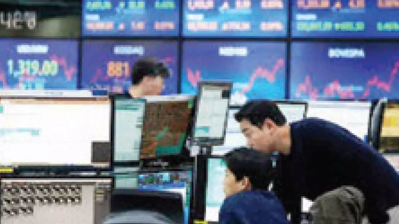 Asian markets rise cautiously as crude oil prices surge Asian markets rise cautiously as crude oil prices surge